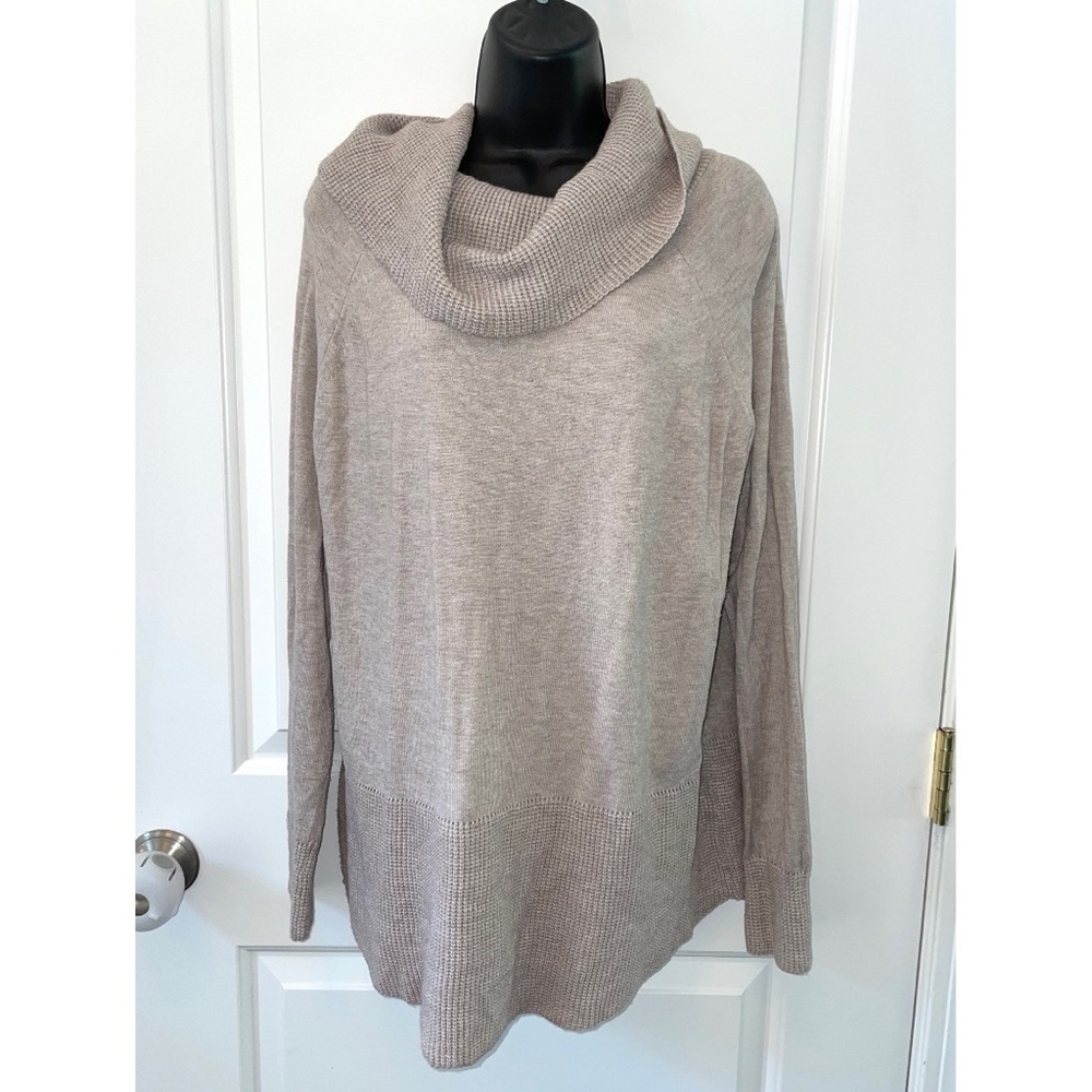Cyrus tan sweater